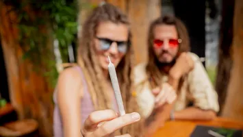 Sute de cluburi unde se consumă canabis, deschise în Germania