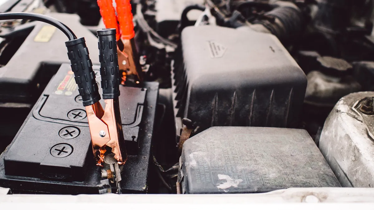 Dispozitivul care îți pornește mașina în câteva secunde. Bateria nu mai trebuie schimbată imediat