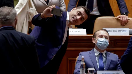 VIDEO - CONFLICT între Cîțu și Simion pe holurile Parlamentului. Simion: Cîțule, trebuie să te educ! / Liderul AUR NU a participat la întâlnirea dintre Ciolacu și Cîțu!