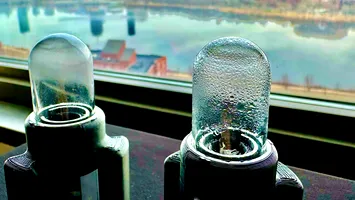 Noua invenție MIT care scoate apă potabilă din aer în câteva minute folosind ultrasunetele