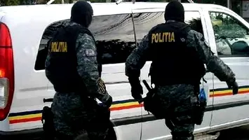Percheziții la o primărie din România. Angajații au fost scoși afară