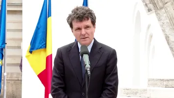 Nicușor Dan intervine înaintea votului pentru Guvernul Mureșan: partidele trebuie să privească „dincolo de gardul de partid”