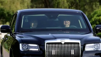 Putin i-a oferit lui Kim Jong Un o limuzină care are componente din Coreea de Sud