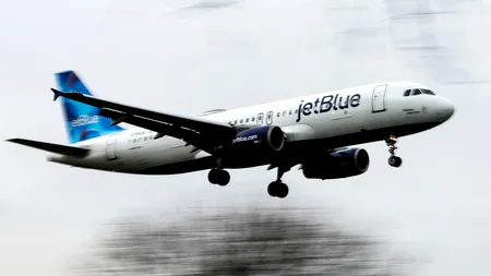 Două cadavre, descoperite în trenul de aterizare al unui avion din Florida