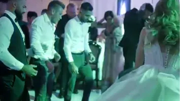 Un mire a fost aruncat în sus de două ori, dar a fost prins doar o dată: 20.000 de euro daune, obținute în instanță (VIDEO)