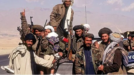 Cum s-a putut? Explicaţiile victoriei-fulger a talibanilor în Afganistan