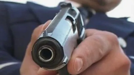 Doi polițiști din Covasna au fost împușcați de un bărbat pe numele căruia se afla emis un mandat de aducere
