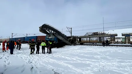 A fost redeschisă circulaţia feroviară pe linia unde două marfare s-au ciocnit, iar un mecanic de locomotivă a murit