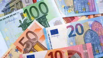 Reuters: Comisia Europeană va accepta Bulgaria în zona euro