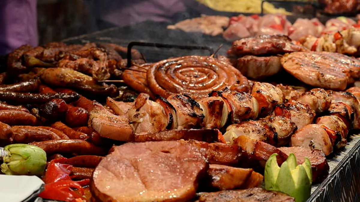 Românii dau porcul pe pui, varianta economică
