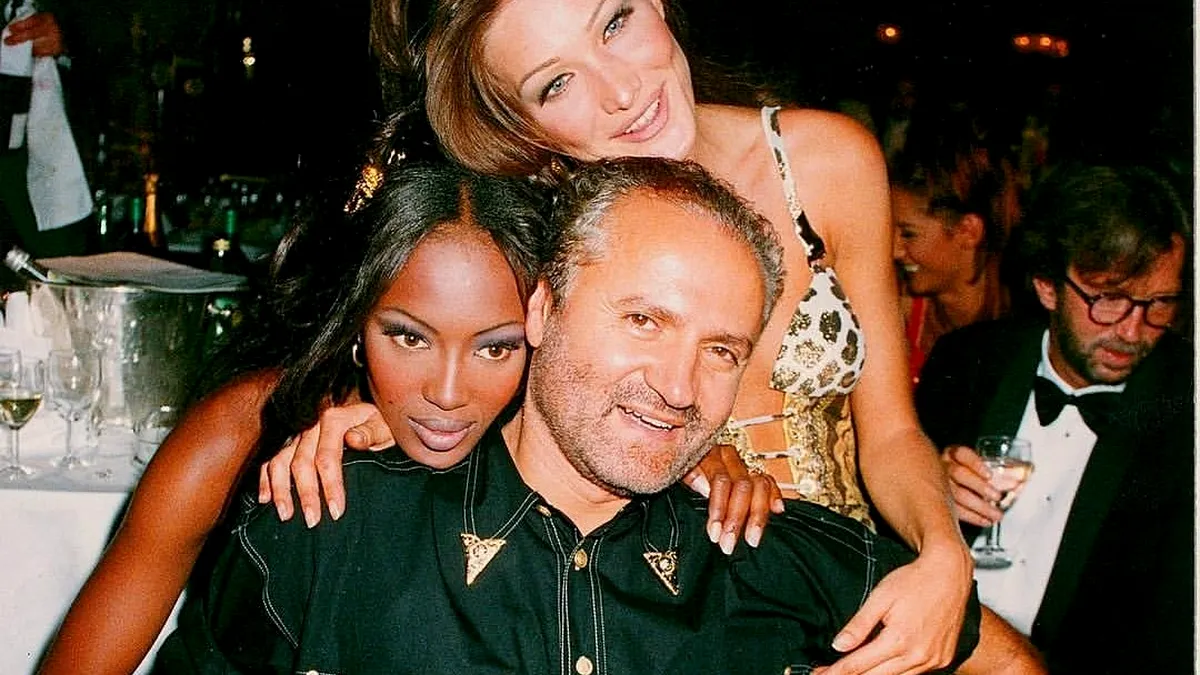 Gianni Versace ar fi împlinit azi 75 de ani. Povestea celebrului designer italian