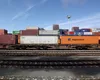 La Atârnați s-a rupt trenu-n două, blocând complet circulația