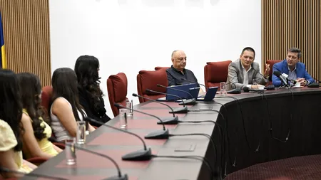 Doar fetele au atins performanța maximă! Elevele de 10 ale Doljului, premiate cu bani din bugetul județului