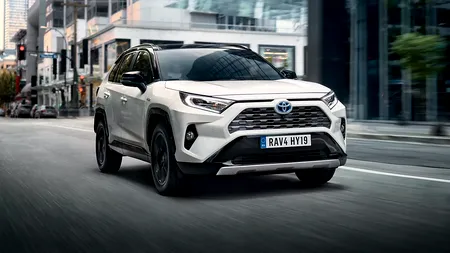 Toyota, primul mare producător auto care are în strategie reducerea cu 30 la sută a producției de electrificate
