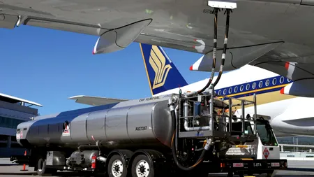 Avertisment AIE: Europa mai are combustibil pentru avioane doar 6 săptămâni
