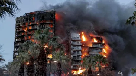 Două românce, dispărute după incendiul din Spania! Blocul cu 14 etaje în care locuiau, mistuit de flăcări