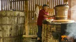 Deputații vor ca românii să producă mai multă țuică în propriile gospodării