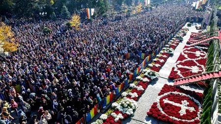 Înghesuială de candidați la moaște sau la sarmale gratis?