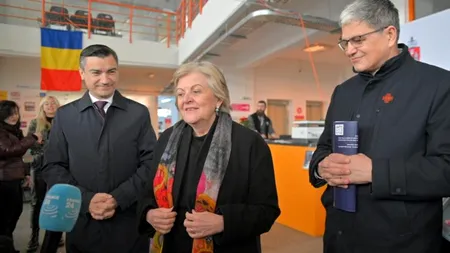 Doi comisari europeni, braț la braț, cu doi lideri PNL cercetați de DNA și DIICOT