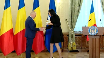 Handbalista Cristina Neagu, decorată de preşedintele interimar, la retragerea din activitatea sportivă (VIDEO)