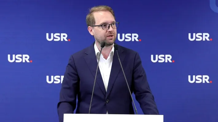 Dominic Fritz acuză PSD că pregătește întoarcerea „la vremea lui Ciucă și Ciolacu”