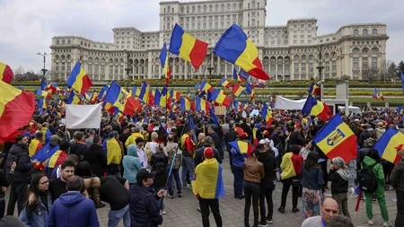 Două manifestații pro-Georgescu au adunat câteva mii de oameni în Capitală. Doi protestatari au ajuns la Poliție