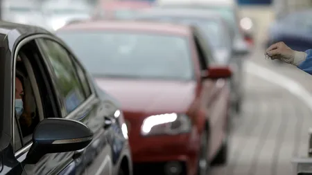Percheziții la samsari de mașini în București și alte 12 județe: Peste 3.000 de mașini aduse în țară plata taxelor