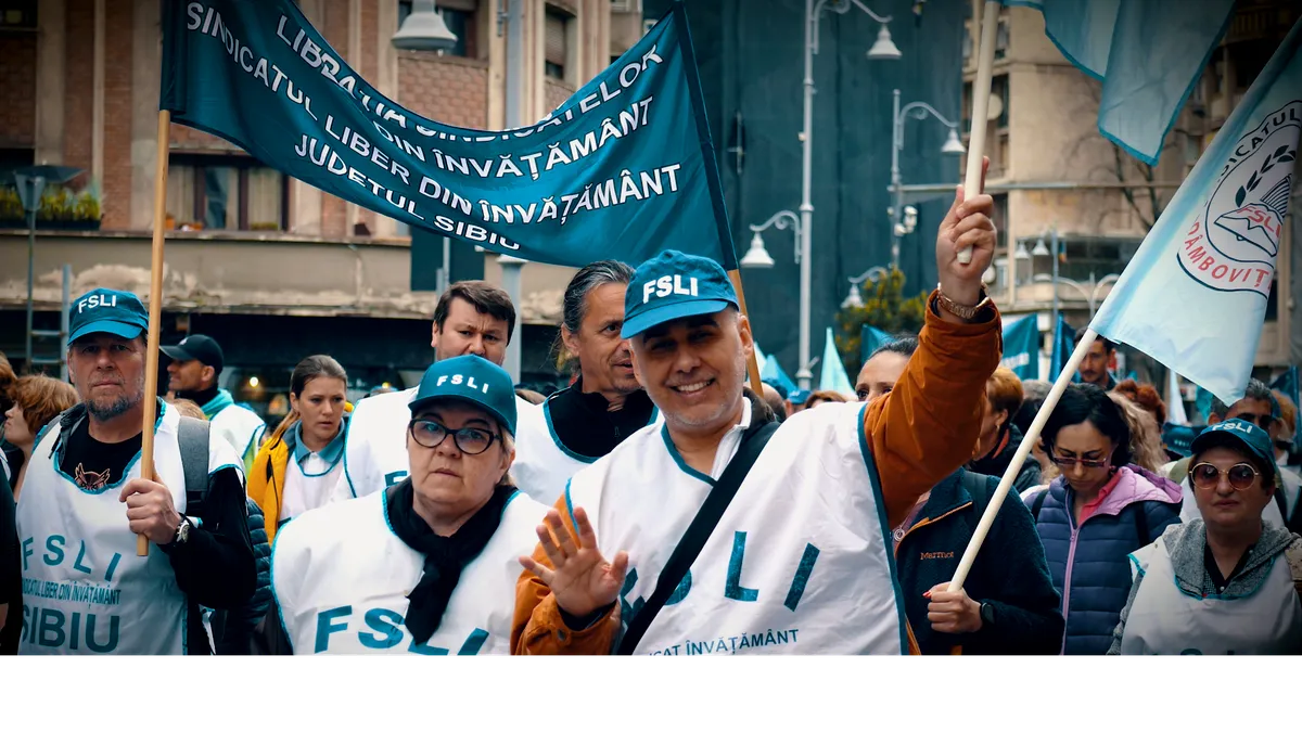Profesorii ameninţă Guvernul că vor ieşi masiv în stradă, în paralel cu greva generală