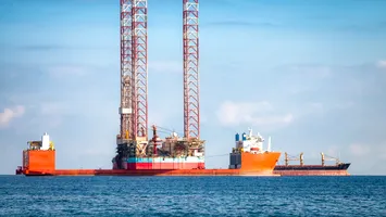 „Flota fantomă” a Rusiei, acuzată că ocolește sancțiunile și alimentează războiul