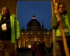 Papa Francisc continuă recuperarea după pneumonie dublă și răspunde bine la tratament