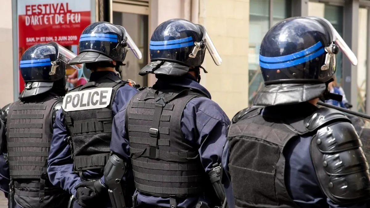 Manifestații împotriva “dictaturii sanitare” în Franța (VIDEO)