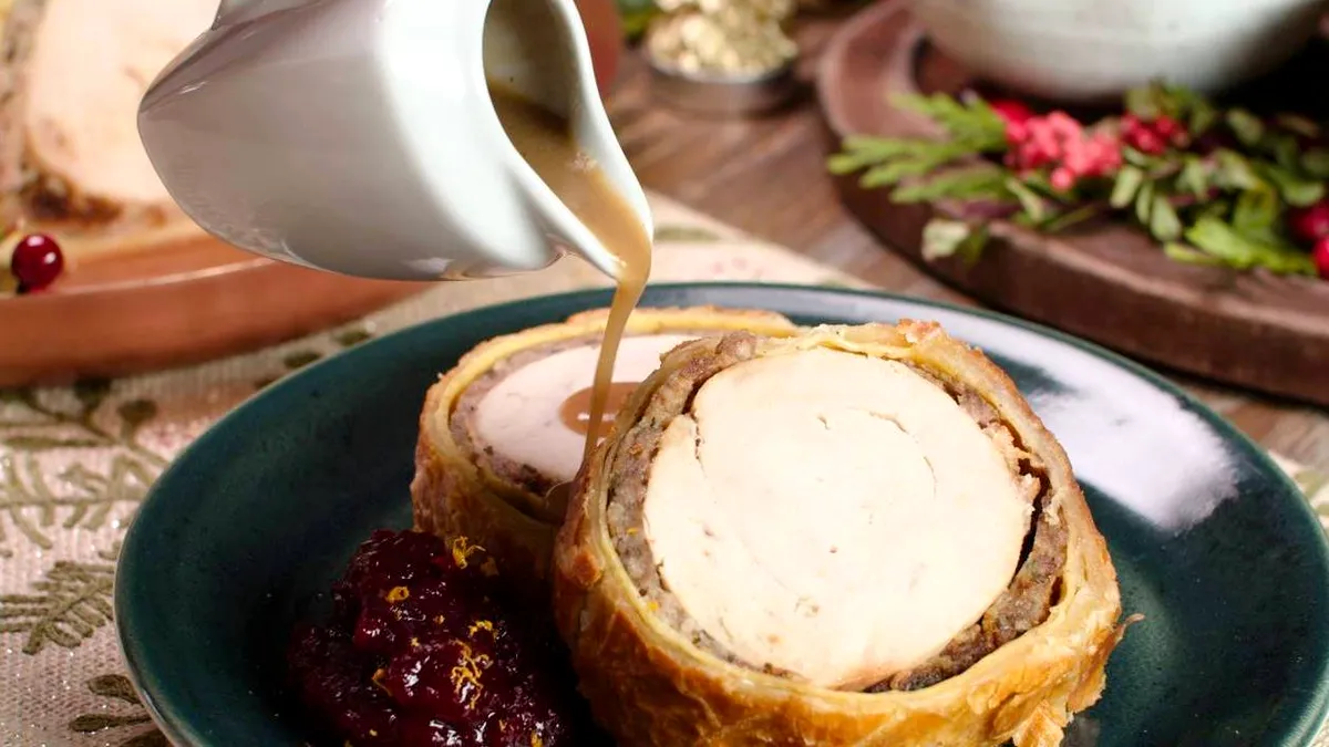 Produsele tradiționale, în vitrină la Bruxelles. La evenimente sunt trendy „Vitello Tonnato” și „Turkey Wellington”
