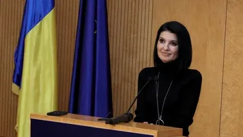Lavinia Șandru cere ca parlamentarii să zboare la clasa economic