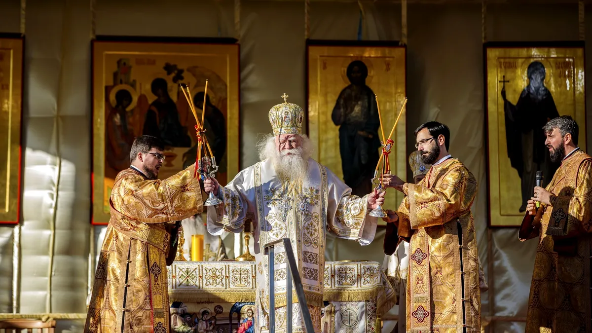 Arhiepiscopul Sucevei și Rădăuților i-a rugat pe preoți să ceară „cu decență” contribuții bănești pentru serviciile religioase