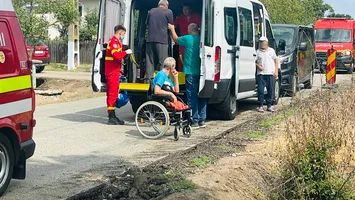 Un nou azil al groazei în România. 27 de oameni, scoși din casa unui bărbat din Olt