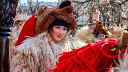 Festivalul Urșilor Dansatori de la Comănești, lăudat în presa mondială