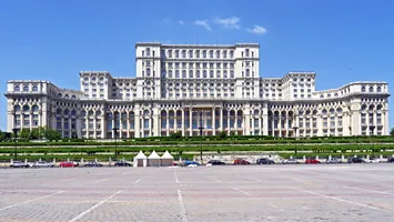 Clădiri de miliarde: investiții uriașe care au schimbat fața lumii. Cine conduce topul celor mai scumpe construcții