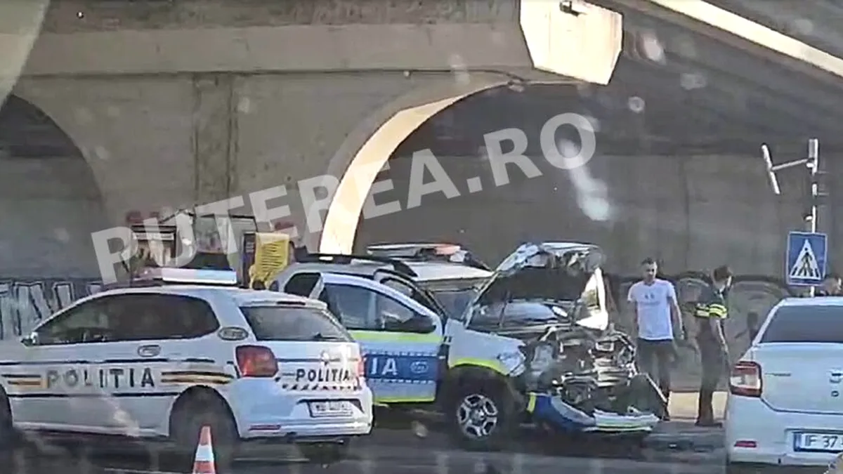 Accident grav în București: Mașină de poliție lovită de un BMW
