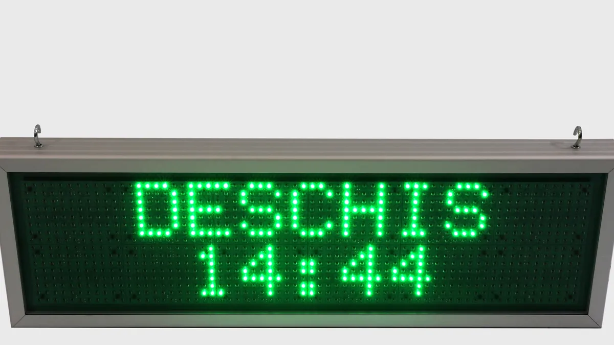 De ce să alegi o reclamă luminoasă cu LED-uri în defavoarea unei reclame clasice?
