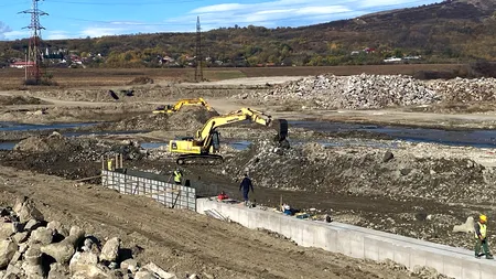 Lucrările de punere în siguranță a barajului de priză Trotuș se apropie de final