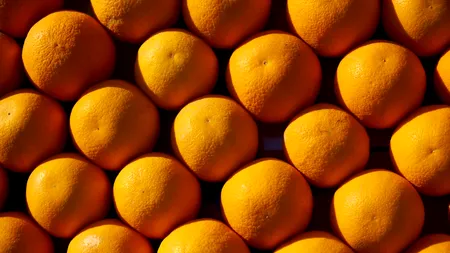 Tone de fructe cu pesticide din Egipt, vândute ca produse grecești în supermarketuri. Percheziții de amploare