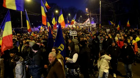 Reporter bătut la protestul AUR. Poliția îl caută pe agresor