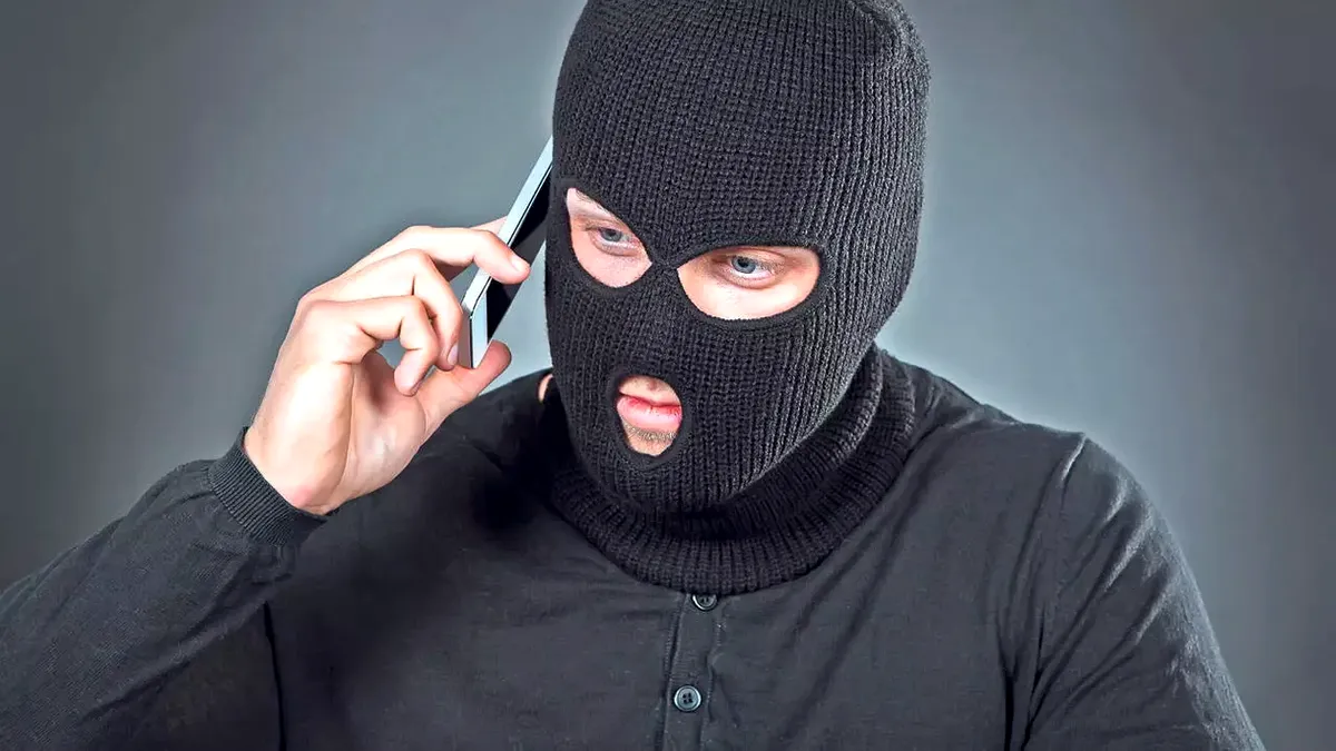 Metoda ”Accidentul”, la un alt nivel! Își înșela victimele direct din penitenciar