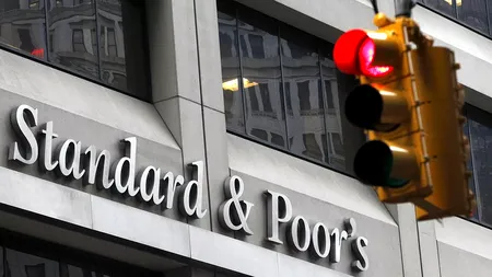 Cum poate România evita degradarea la „non-investment grade”? Analiza unui expert financiar