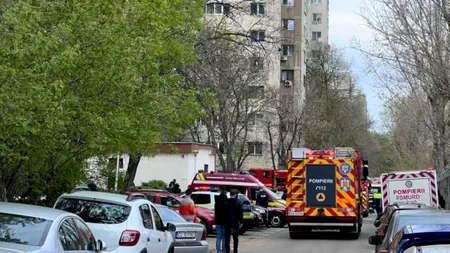 Incendiu într-un bloc din Capitală: Zeci de persoane evacuate, trei răniţi