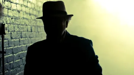 „Agentul sub acoperire” care nu a existat niciodată. Abuzuri, salarii fictive și legături politice, pe banii publici