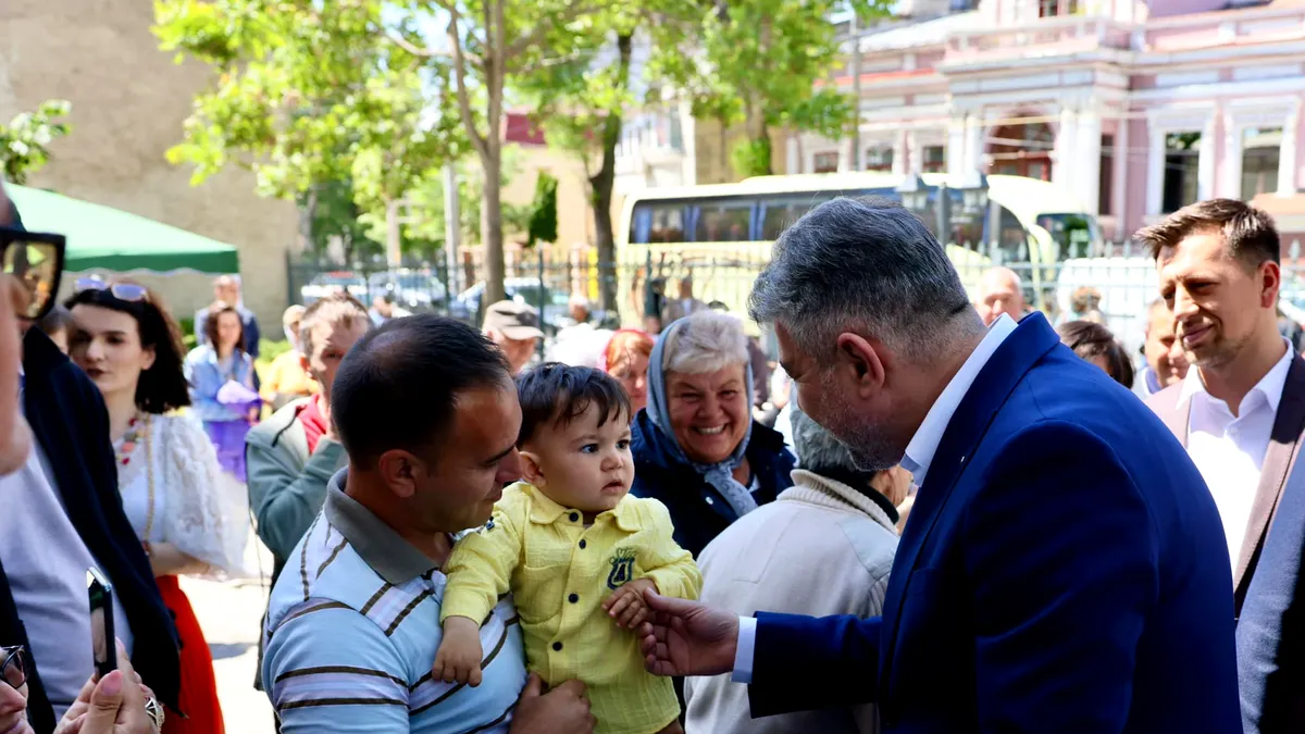 Ciolacu, baie de mulțime la Biserica Greacă din Brăila: ”Zi binecuvântată tuturor!” FOTO