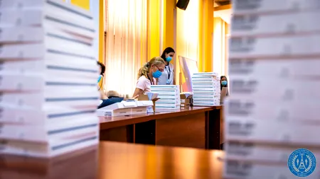 FOTO: STS distribuie cele 22.475 de tablete necesare organizării alegerilor locale