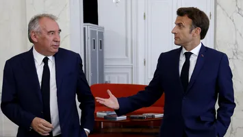 Franța, în criză! Guvernul lui François Bayrou cade prin moțiune de cenzură