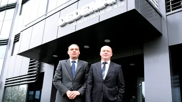 Tranzacția anului în retail: Carrefour România, cumpărată de frații Dedeman cu 823 de milioane de euro